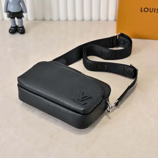 【2026】 LV【LOUIS VUITTON 公式旗艦店】ルイヴィトン  斜めがけバッグ当日出荷 好評に付き再入荷！22.5*16*7.5CM  241125