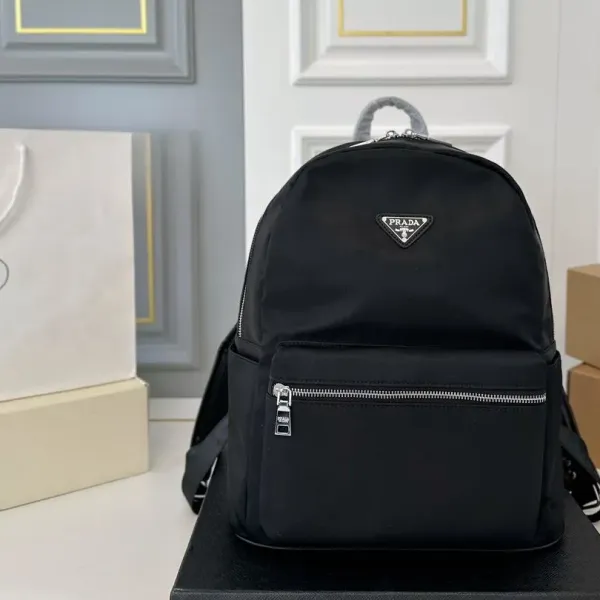 【2026】【PRADA  公式 旗艦店】プラダ   リュックサック当日出荷 好評に付き再入荷！31*36CM  240719
