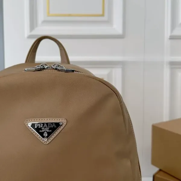【2026】【PRADA  公式 旗艦店】プラダ   リュックサック当日出荷 好評に付き再入荷！31*36CM  240719