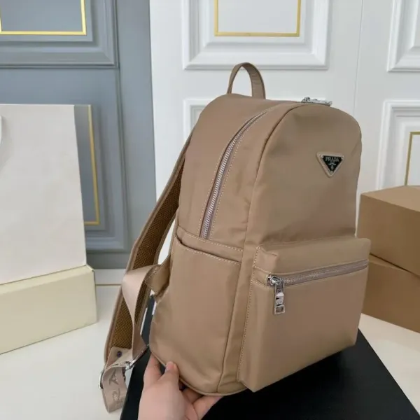 【2026】【PRADA  公式 旗艦店】プラダ   リュックサック当日出荷 好評に付き再入荷！31*36CM  240719