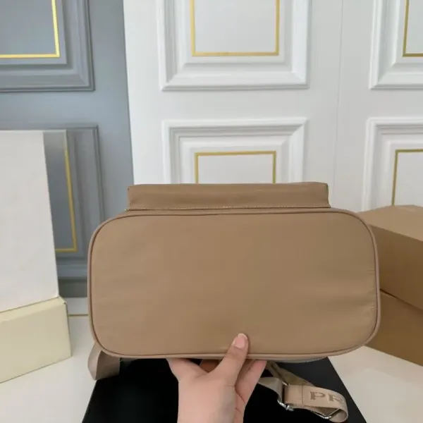 【2026】【PRADA  公式 旗艦店】プラダ   リュックサック当日出荷 好評に付き再入荷！31*36CM  240719