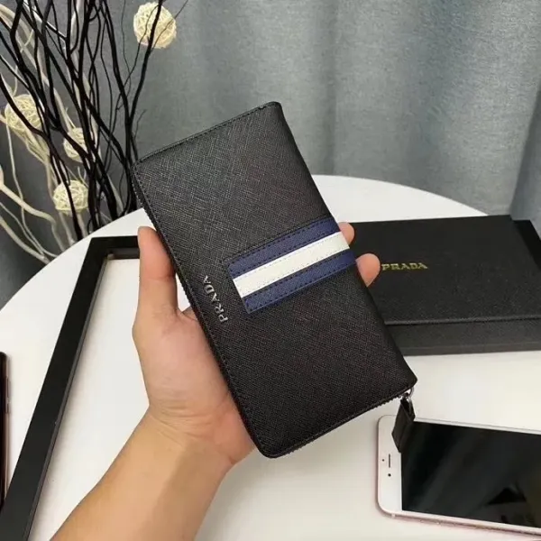 【2026】【PRADA  公式 旗艦店】プラダ  財布当日出荷 好評に付き再入荷！30*22*10CM