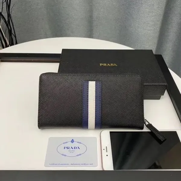【2026】【PRADA  公式 旗艦店】プラダ  財布当日出荷 好評に付き再入荷！30*22*10CM