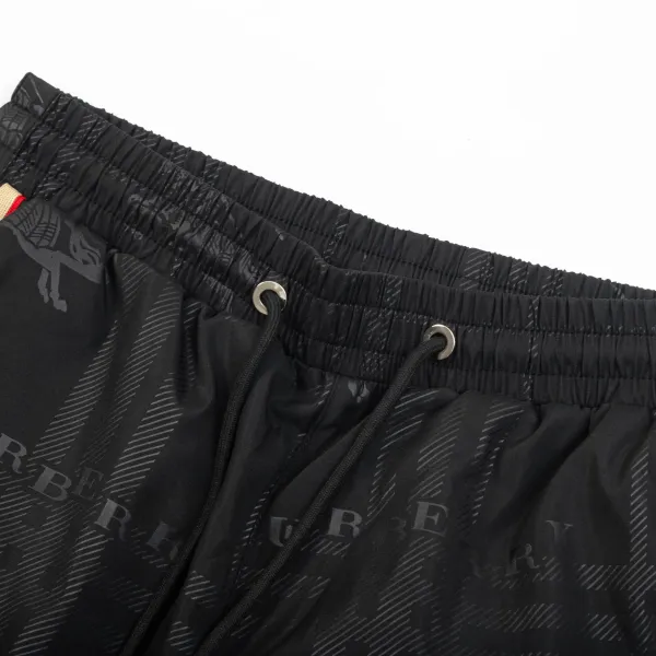 【2026】【BURBERRY  公式旗艦店】バーバリー  ショートパンツご好評に付き再入荷！250226