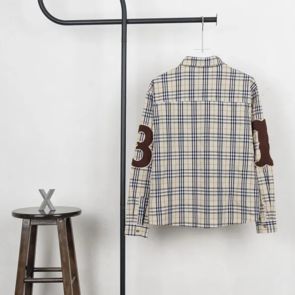 【2026】【BURBERRY 公式旗艦店】バーバリー  シャツ ご好評に付き再入荷  250222