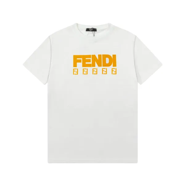 【2026】【FENDI公式旗艦店】フェンディ  Tシャツ ご好評に付き再入荷！ 250214