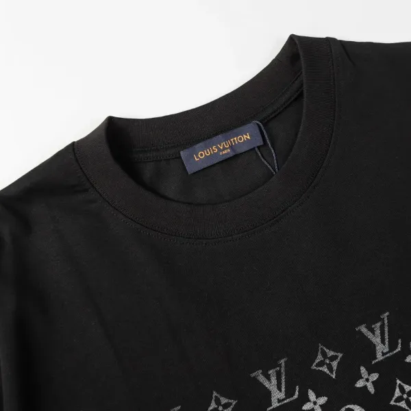 【2026】LV【LOUIS VUITTON 公式旗艦店】ルイヴィトン Tシャツ ご好評に付き再入荷!250211 【2026】LV【LOUIS VUITTON 公式旗艦店】ルイヴィトン Tシャツ ご好評に付き再入荷!250211