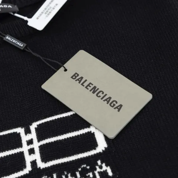 【2026】【BALENCIAGA  公式旗艦店】バレンシアガ   セーター好評に付き再入荷！ 250109