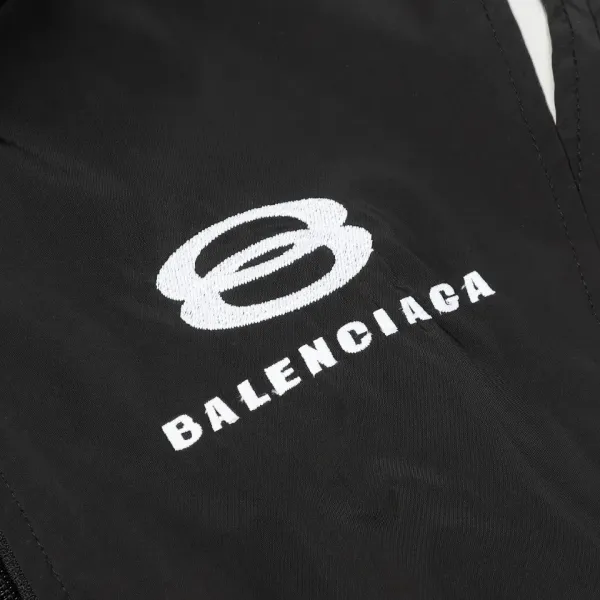 【2026】【BALENCIAGA  公式旗艦店】バレンシアガ    ジャケット着 好評に付き再入荷！250107