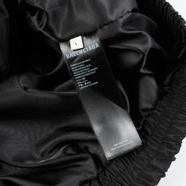 【2026】【BALENCIAGA  公式旗艦店】バレンシアガ    ジャケット着 好評に付き再入荷！250107
