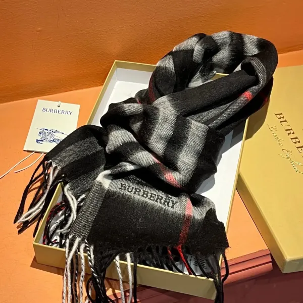 【2026】【BURBERRY  バーバリー】スカーフ30*180CM  241209