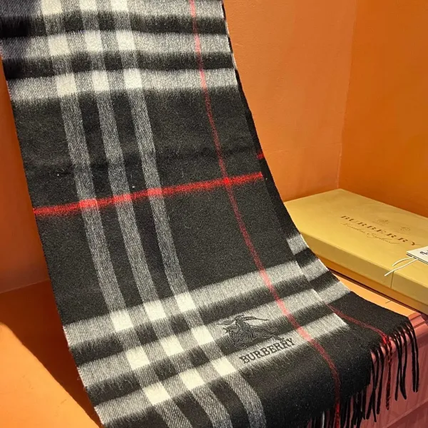 【2026】【BURBERRY  バーバリー】スカーフ30*180CM  241209