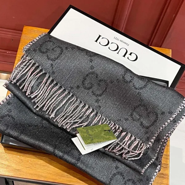 【2026】【GUCCI グッチ】スカーフ  34*194CM  241209