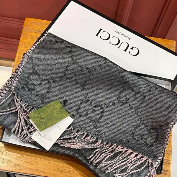 【2026】【GUCCI グッチ】スカーフ  34*194CM  241209