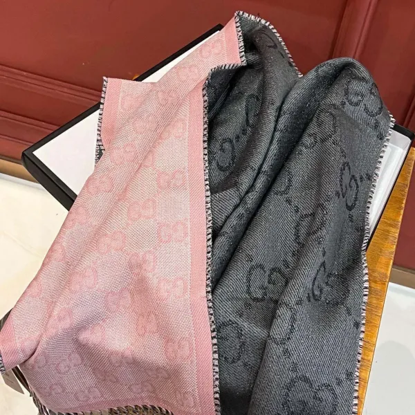 【2026】【GUCCI グッチ】スカーフ  34*194CM  241209
