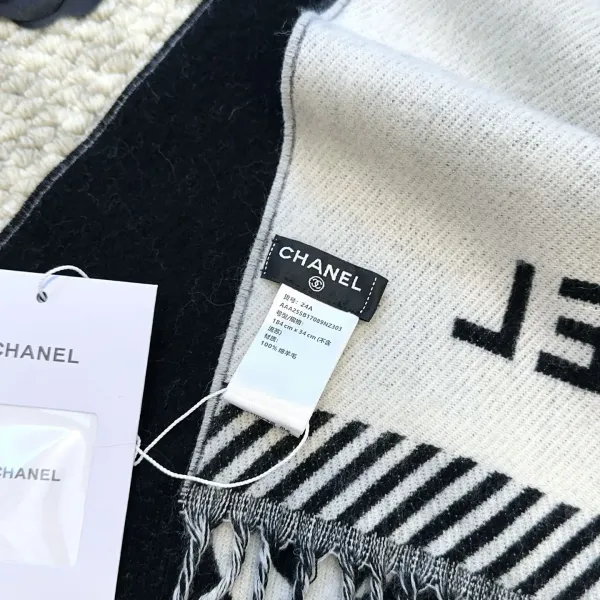 【2026】【CHANEL シャネル 】スカーフ184*34CM 241209 【2026】【CHANEL シャネル 】スカーフ184*34CM 241209