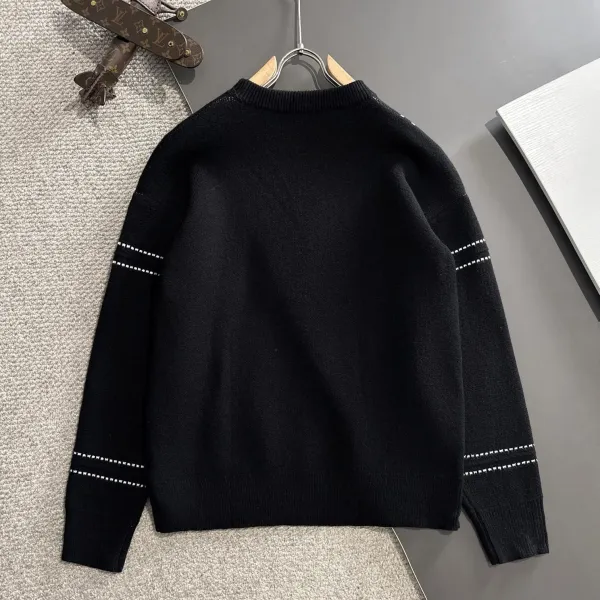 【2026】LV【LOUIS VUITTON 公式旗艦店】ルイヴィトン  セーター好評に付き再入荷！241128