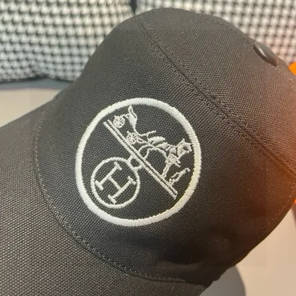 【2026】【HERMES  エルメス 】【数量限定】 野球帽 / ハット  241126