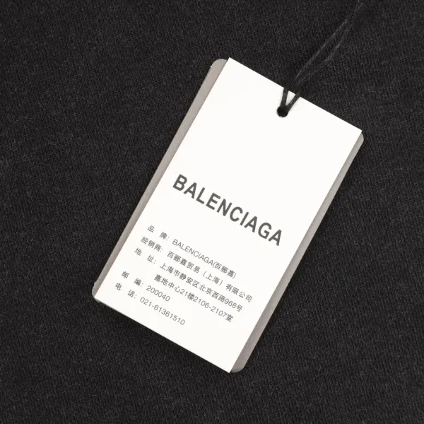 【2026】【BALENCIAGA 公式旗艦店】バレンシアガ 丸首の衛衣 スウェット ご好評に付き再入荷！241120
