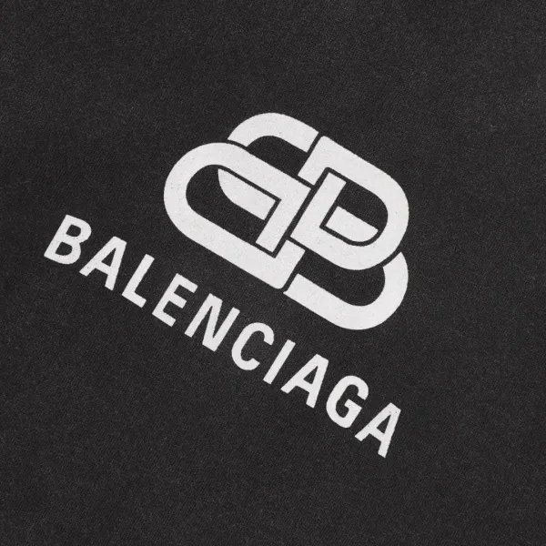 【2026】【BALENCIAGA 公式旗艦店】バレンシアガ 丸首の衛衣 スウェット ご好評に付き再入荷！241120