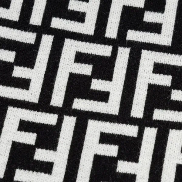 【2026】【FENDI 公式旗艦店】フェンディ   セーター好評に付き再入荷！ 241116