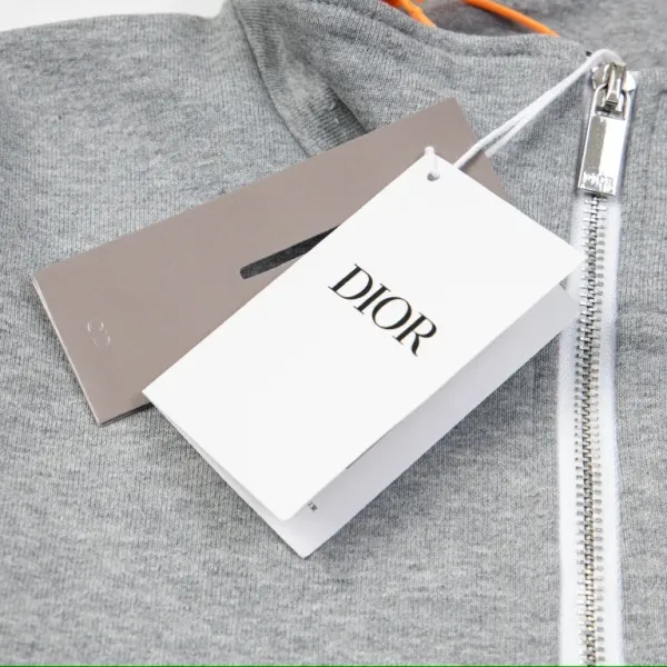 【2026】【DIOR  公式旗艦店】ディオール  丸首の衛衣 ご好評に付き再入荷   241114