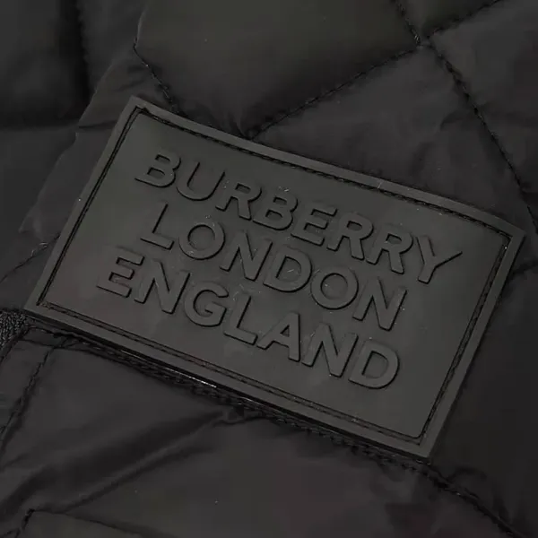 【2026】【BURBERRY  公式旗艦店】バーバリー   ジャケット着 好評に付き再入荷！241112