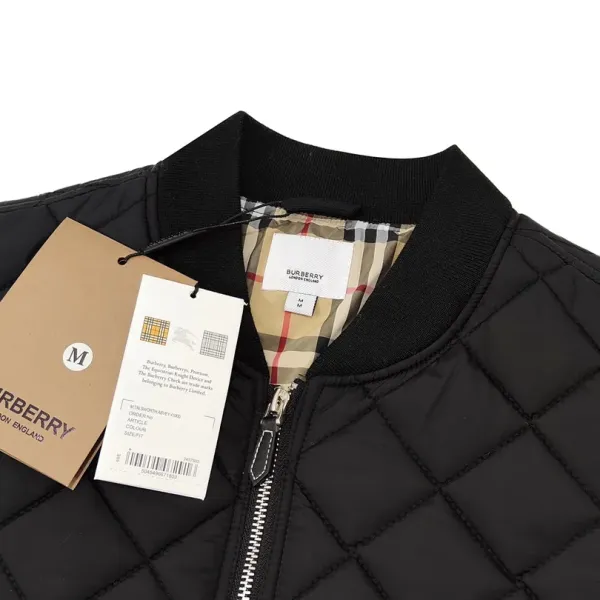 【2026】【BURBERRY  公式旗艦店】バーバリー   ジャケット着 好評に付き再入荷！241112