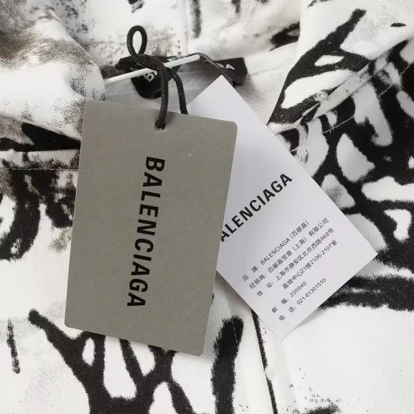 【2026】【BALENCIAGA  公式旗艦店】バレンシアガ   ジャケット着 好評に付き再入荷！241111
