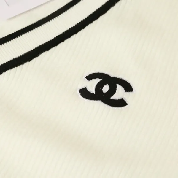 【2026】【CHANEL  公式旗艦店】シャネル  セーター好評に付き再入荷！ 241102