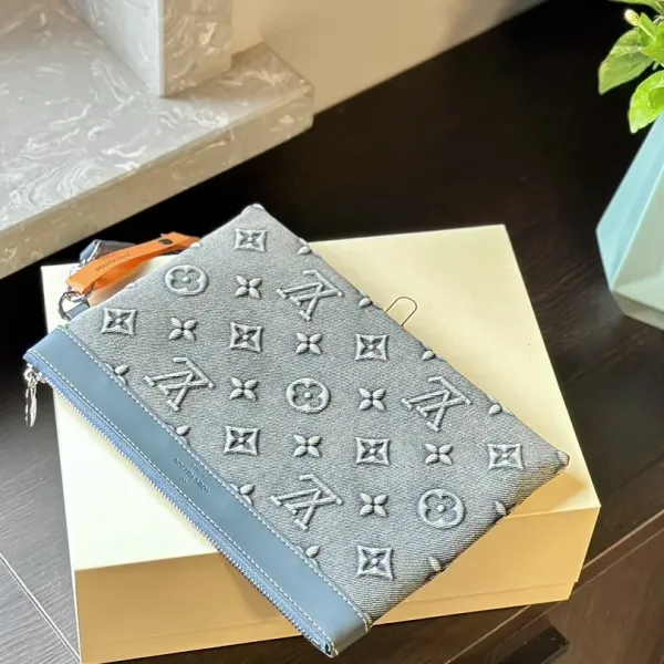 【2026】LV【LOUIS VUITTON  公式 旗艦店】 ルイヴィトン   クラッチバッグ 当日出荷 好評に付き再入荷！27*18CM  241101
