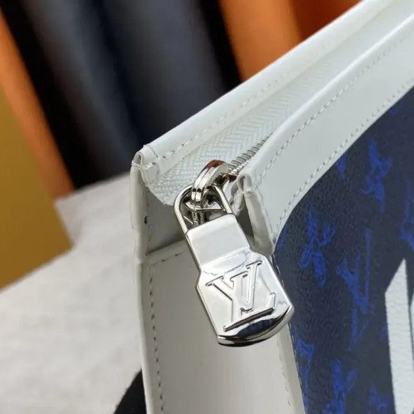 【2026】LV【LOUIS VUITTON  公式 旗艦店】 ルイヴィトン   クラッチバッグ 当日出荷 好評に付き再入荷！24*21*6CM  241101