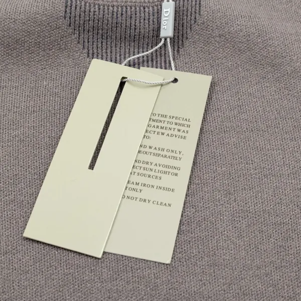 【2026】【DIOR  公式旗艦店】ディオール  セーター好評に付き再入荷！ 241031