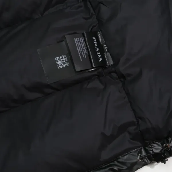 【2026】【PRADA  公式旗艦店】プラダ  ダウンジャケット好評に付き再入荷！ 241026