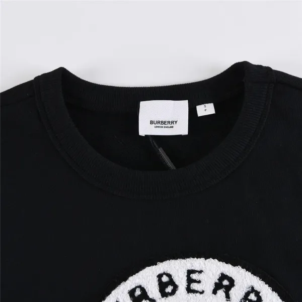 【2026】【BURBERRY 公式旗艦店】バーバリー 丸首の衛衣 スウェットご好評に付き再入荷 241025 【2026】【BURBERRY 公式旗艦店】バーバリー 丸首の衛衣 スウェットご好評に付き再入荷 241025