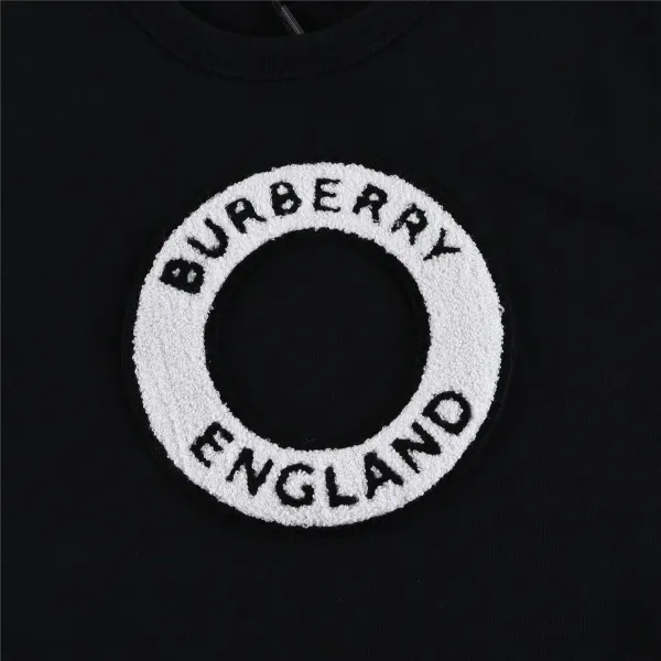 【2026】【BURBERRY 公式旗艦店】バーバリー 丸首の衛衣 スウェットご好評に付き再入荷 241025 【2026】【BURBERRY 公式旗艦店】バーバリー 丸首の衛衣 スウェットご好評に付き再入荷 241025