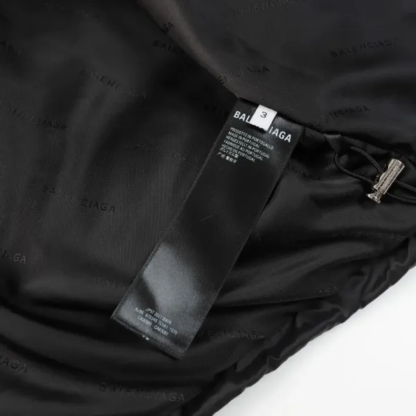 【2026】【BALENCIAGA  公式旗艦店】バレンシアガ    ダウンジャケット ご好評に付き再入荷！241024