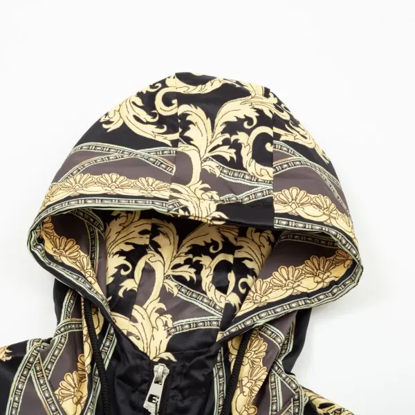 【2026】【VERSACE   公式旗艦店】ヴェルサーチ   ジャケット着 ご好評に付き再入荷！241022