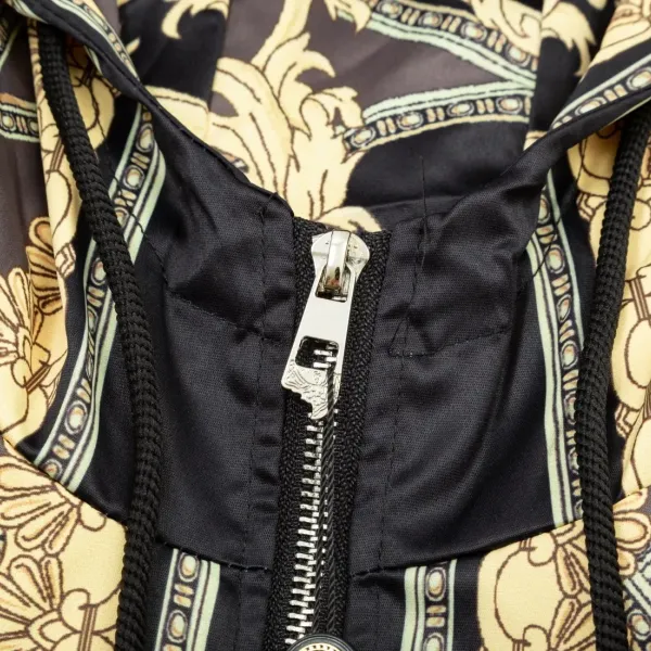 【2026】【VERSACE   公式旗艦店】ヴェルサーチ   ジャケット着 ご好評に付き再入荷！241022