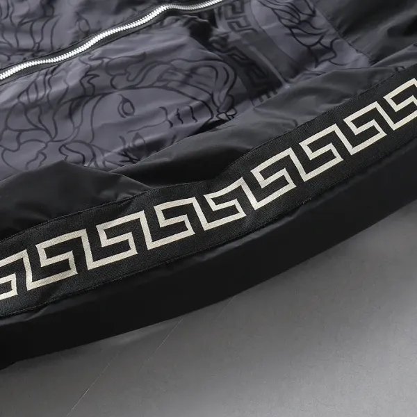【2026】【VERSACE   公式旗艦店】ヴェルサーチ   ジャケット着 ご好評に付き再入荷！241022