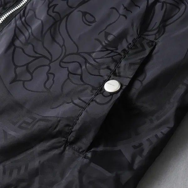 【2026】【VERSACE   公式旗艦店】ヴェルサーチ   ジャケット着 ご好評に付き再入荷！241022