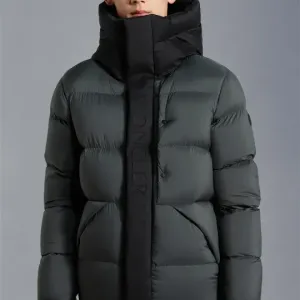 【2026】MONCLER★Madeira ショートダウンジャケット    241016