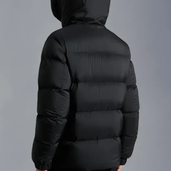 【2026】MONCLER★Madeira ショートダウンジャケット    241016