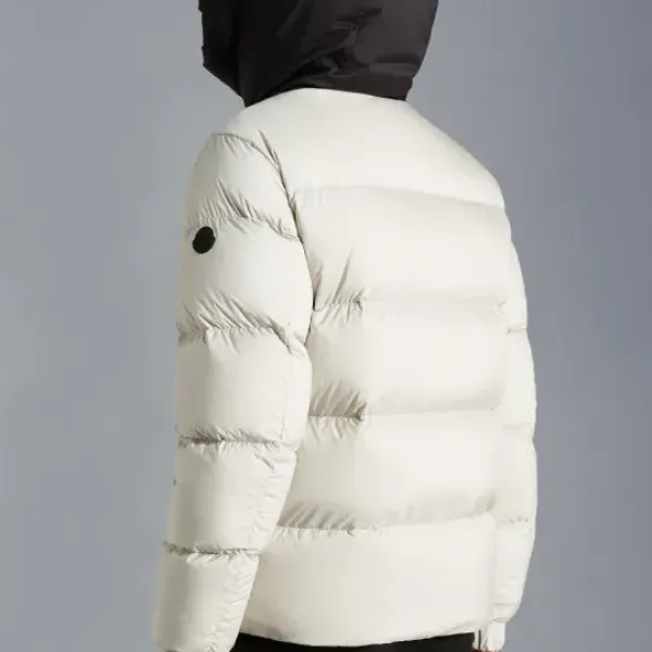 【2026】MONCLER★Madeira ショートダウンジャケット    241016