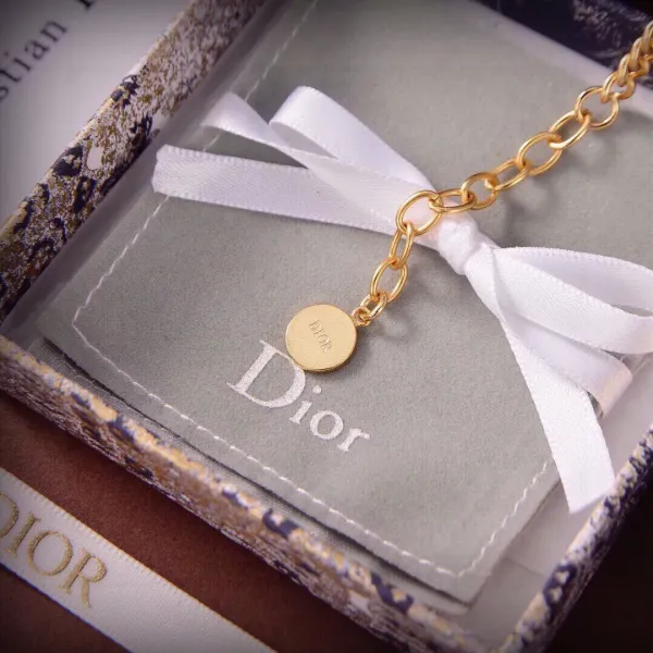 【2026】【DIOR】ブレスレット、ファッションシンプルなスタイル 241015 【2026】【DIOR】ブレスレット、ファッションシンプルなスタイル 241015