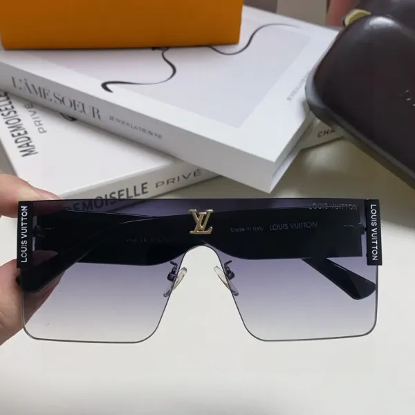 【2026】LV LOUIS VUITTON ( ルイヴィトン ) サングラス 241012 【2026】LV LOUIS VUITTON ( ルイヴィトン ) サングラス 241012