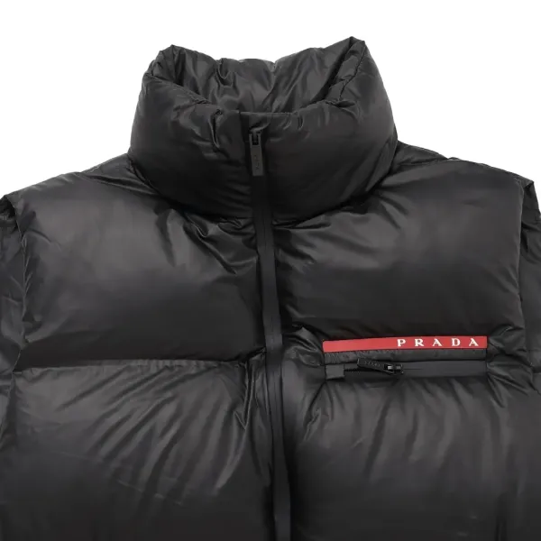 【2026】【PRADA 公式旗艦店】プラダ ダウンベスト 当日出荷 好評に付き再入荷！241009