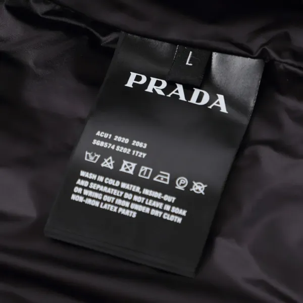 【2026】【PRADA 公式旗艦店】プラダ ダウンベスト 当日出荷 好評に付き再入荷！241009