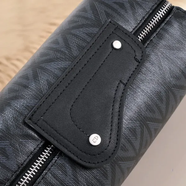 【2026】 【DIOR公式旗艦店】ディオール  ハンドバッグ   当日出荷 好評に付き再入荷！21.5*12.5*10.5CM   241007