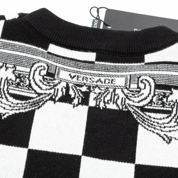 【2026】【VERSACE  公式旗艦店】ヴェルサーチ  セーター好評に付き再入荷！ 240930